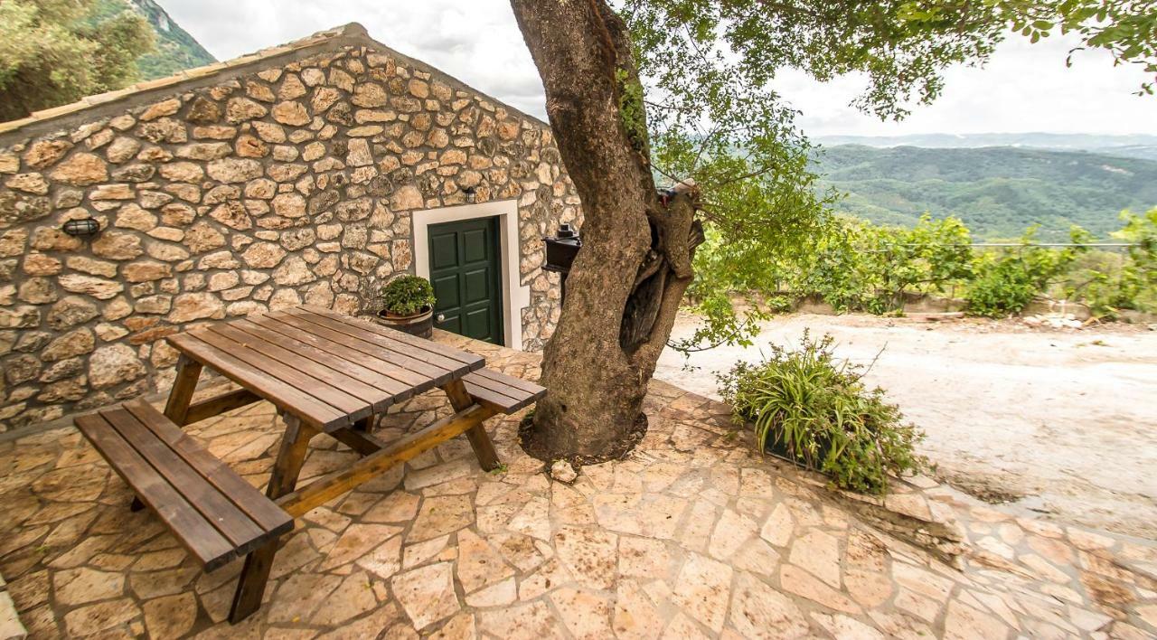 Hostal Castelli Olive Press Acharavi  Exterior foto