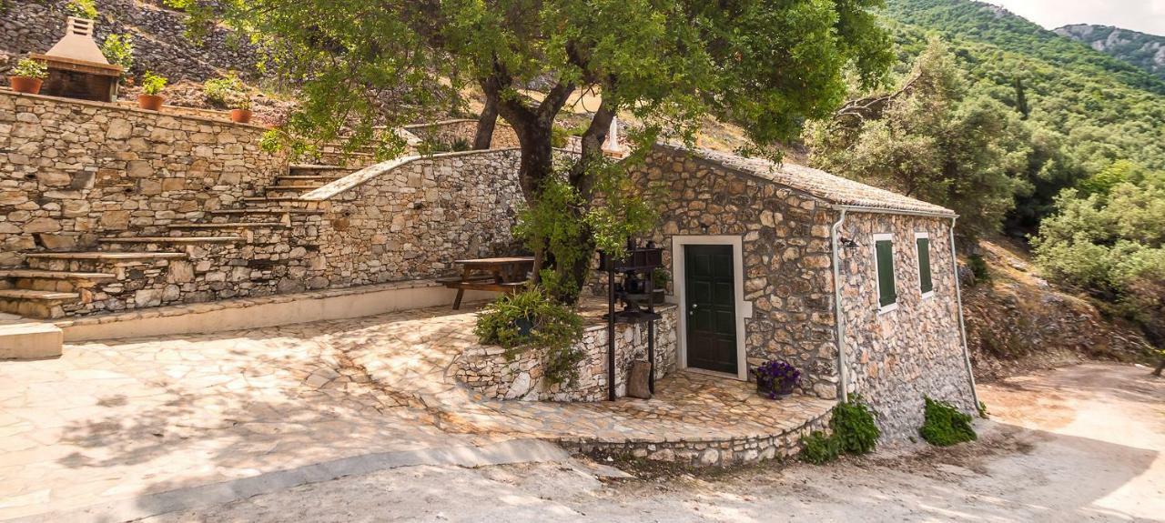 Hostal Castelli Olive Press Acharavi  Exterior foto