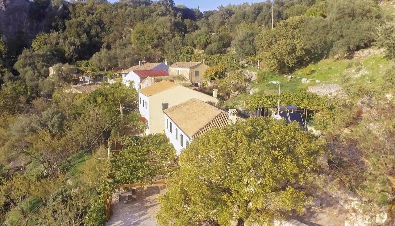 Hostal Castelli Olive Press Acharavi  Exterior foto