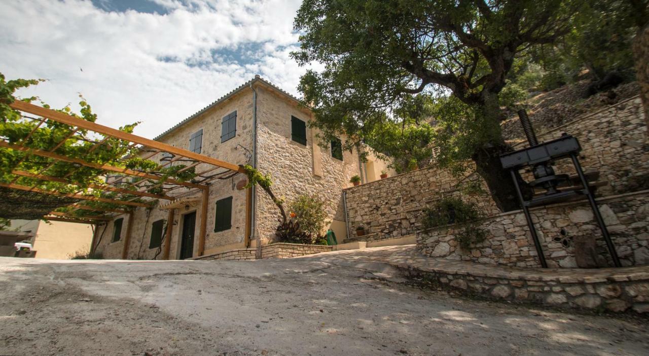 Hostal Castelli Olive Press Acharavi  Exterior foto
